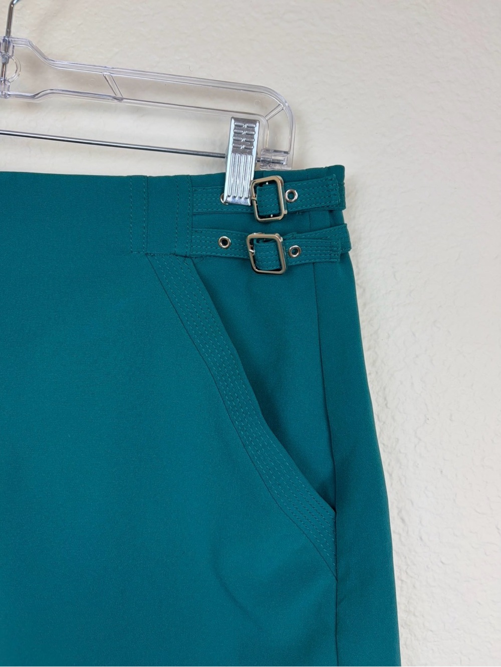 White House Black Market Emerald Green High Rise Double Buckle Tailored Shorts - Picture 4 of 7